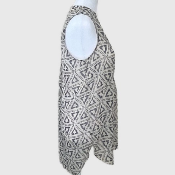 Lumiere Sleeves Hi-Low Printed Sheer Top Cream and Blue Triangle Print-Size S - Picture 4 of 7